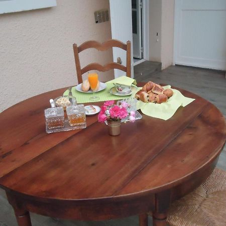 A La Cerisaie Bed and Breakfast Carignan-de-Bordeaux Eksteriør billede