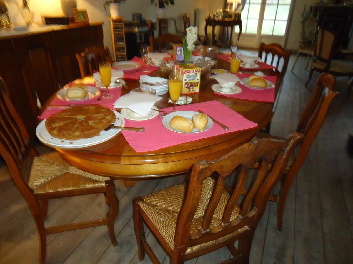 A La Cerisaie Bed and Breakfast Carignan-de-Bordeaux Eksteriør billede